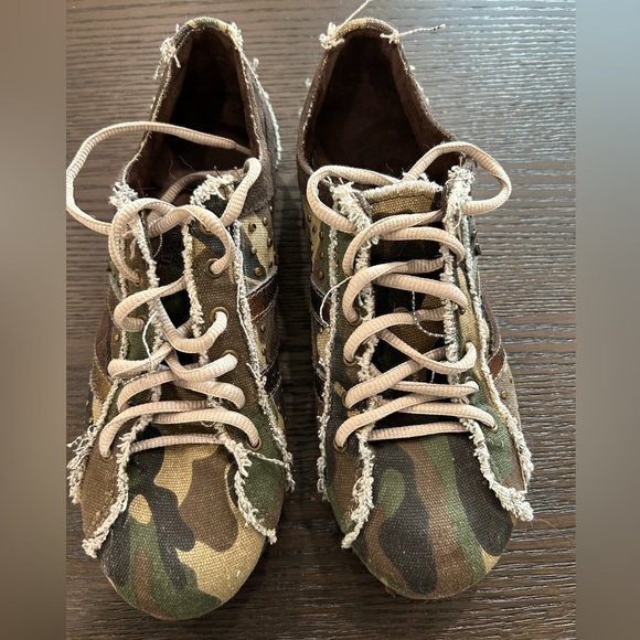 Paris Blues Shoes - Aros Blues Slam Camouflage Women's Sneakers siz 6 patchwork military camo
Grunge